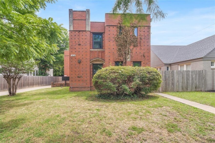 More Photos Of 1838 NW 11th St, Oklahoma City Apartments For Sale