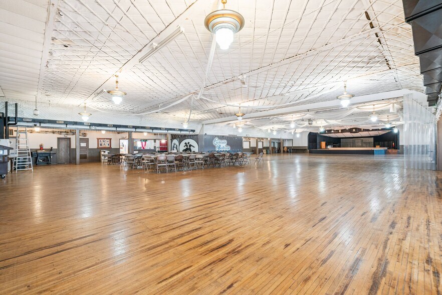 More Photos Of 1202 N 4th St, Guttenberg Specialty For Sale