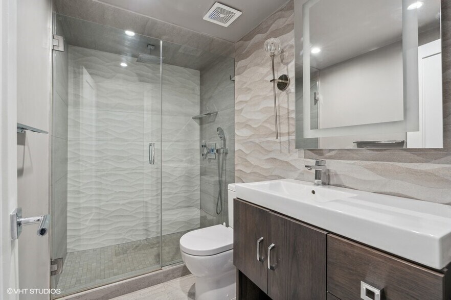 More Photos Of , Chicago Multifamily For Sale