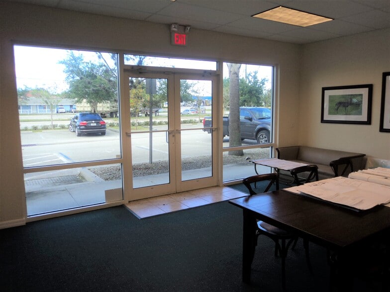 More Photos Of 9015 Americana Rd, Vero Beach Medical For Lease