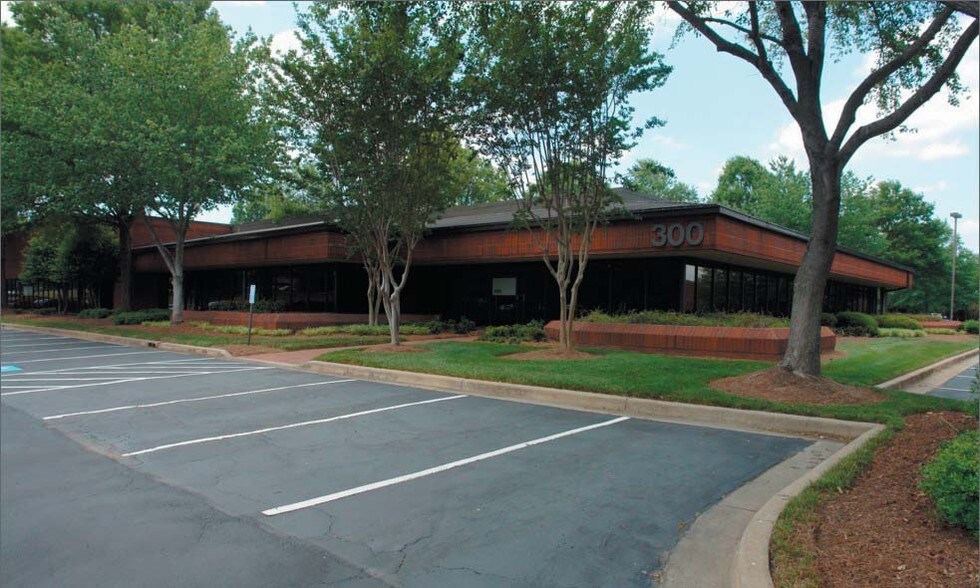 More Photos Of 5300 Oakbrook Pky, Norcross Unknown For Lease