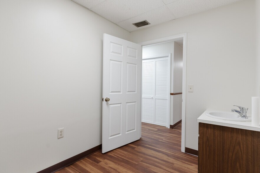 More Photos Of 9030 W Fort Island Trl, Crystal River Medical For Sale