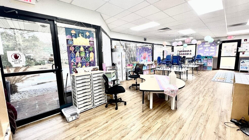 More Photos Of 205 Market Pl, Roswell Schools For Sale
