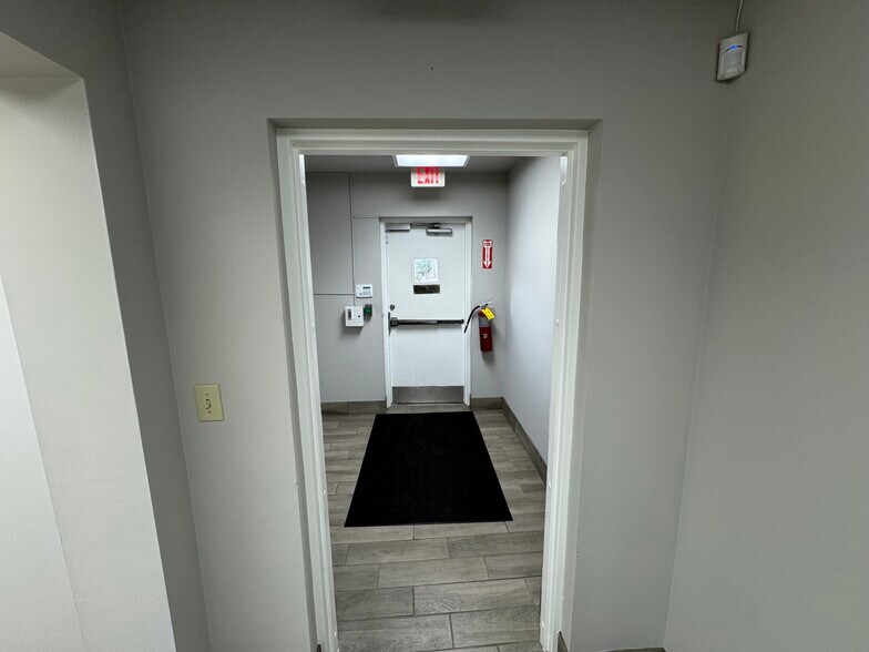 More Photos Of 3079 SW Campbellton Rd, Atlanta Medical For Sale