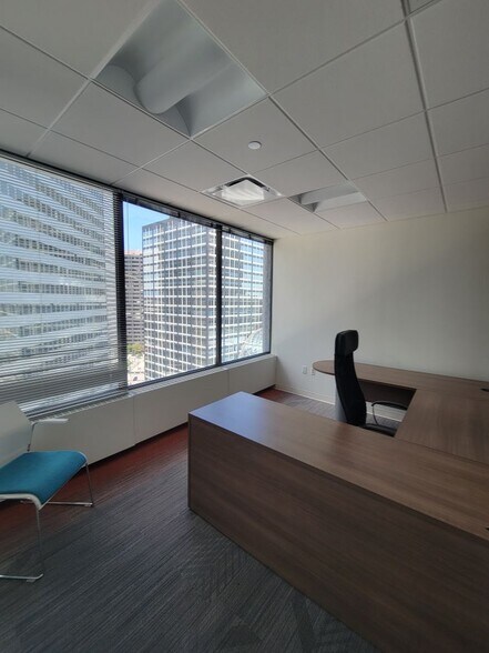 More Photos Of 1660 Lincoln St, Denver Coworking Space