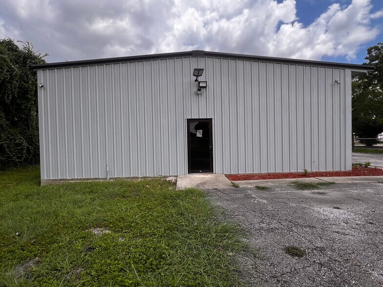 More Photos Of 11950 Alief Clodine Rd, Houston Light Distribution For Lease