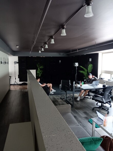 More Photos Of 171 Marshall St, Syracuse General Retail For Lease