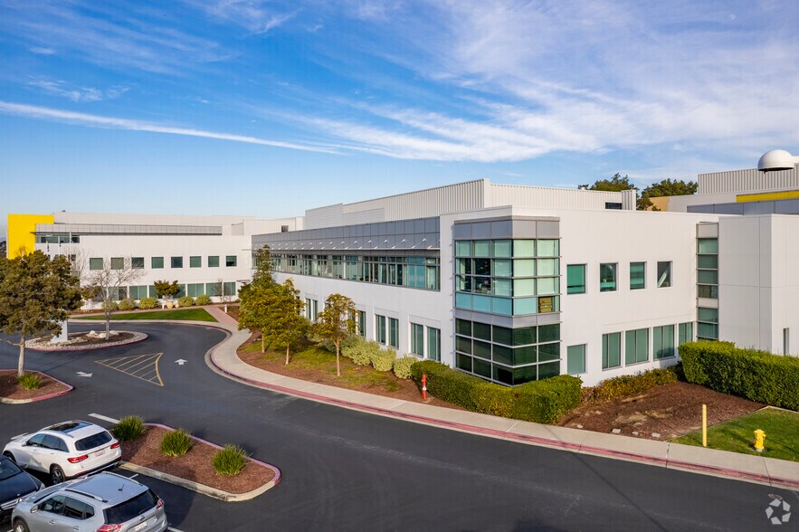 More Photos Of 7979 Gateway Blvd, Newark Research And Development For Lease