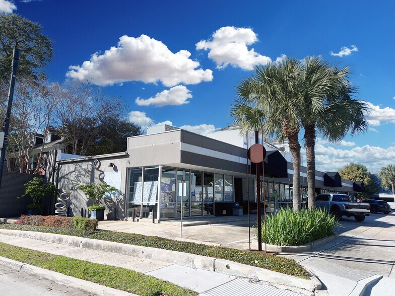 More Photos Of 2100 Waugh Dr, Houston Freestanding For Lease