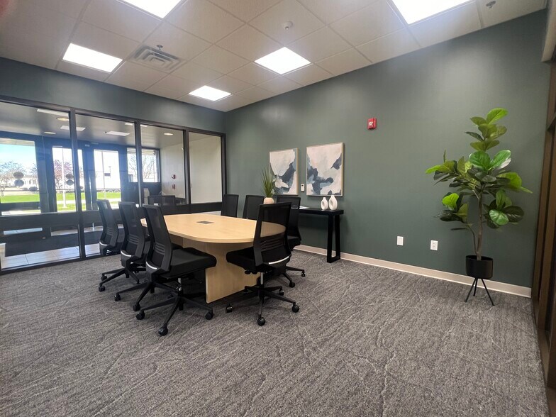More Photos Of W57N14280 Doerr Way, Cedarburg Office For Lease