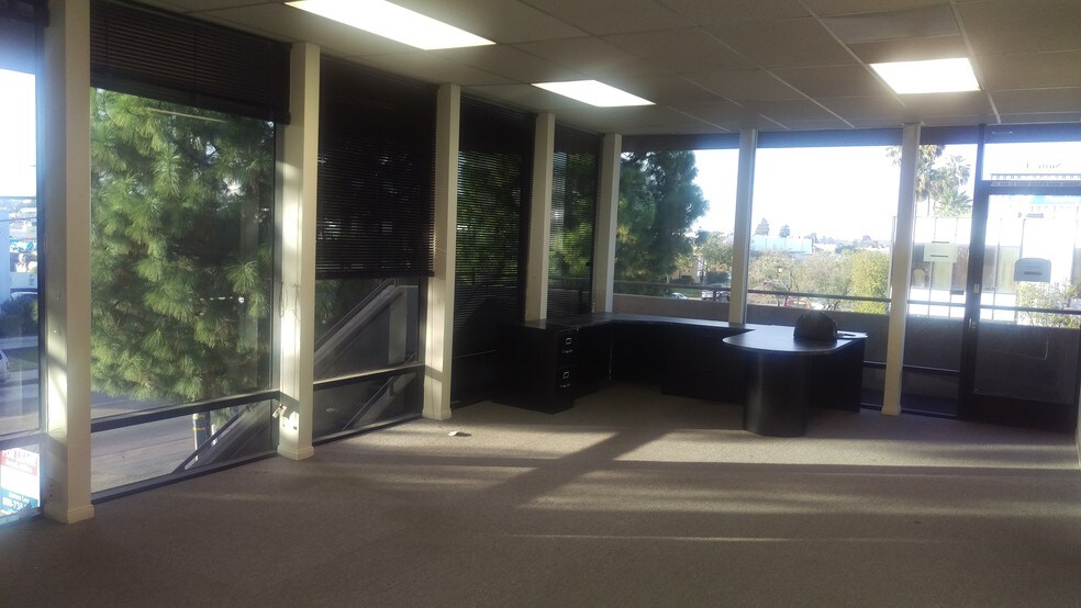More Photos Of 4683 Mercury St, San Diego Loft Creative Space For Lease