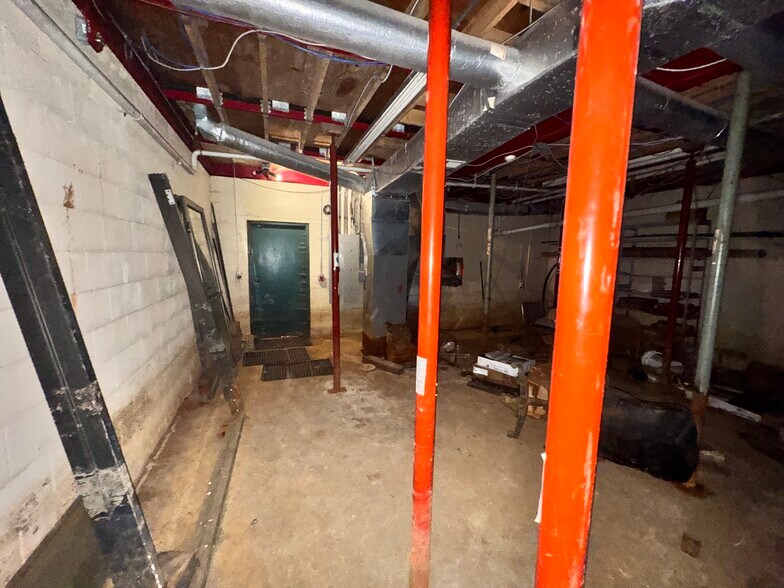 More Photos Of 525 E Hartman Rd, Anderson Medical For Sale