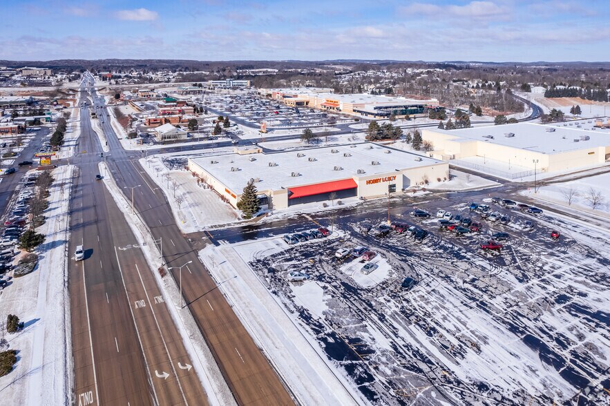 More Photos Of 1400-1800 S Main St, West Bend Unknown For Lease