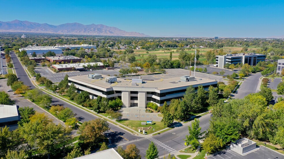 More Photos Of 860 W LeVoy Dr, Taylorsville Office For Lease