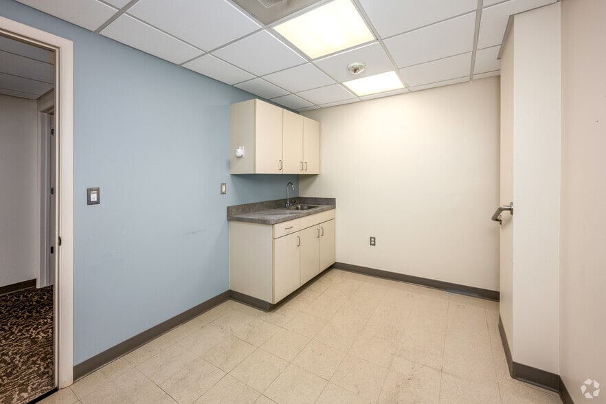 More Photos Of 4701 Randolph Rd, Rockville Medical For Lease