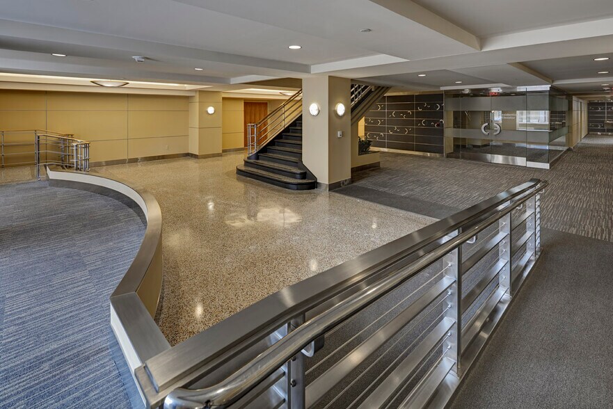 More Photos Of 300 S Washington Sq, Lansing Office Residential For Lease