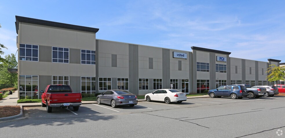 More Photos Of 307 Oates Rd, Mooresville Flex For Lease