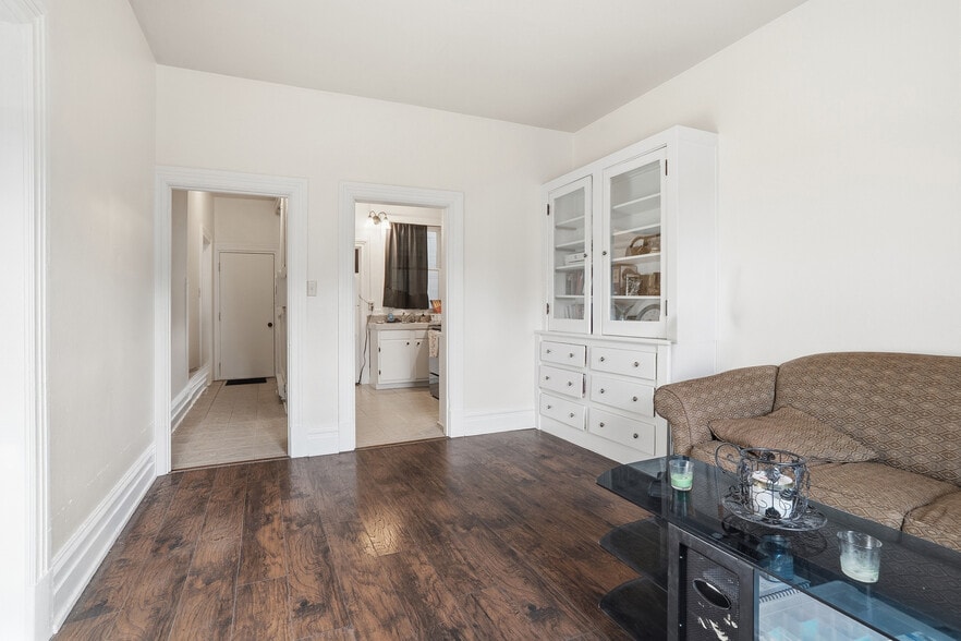 More Photos Of 10 Chesapeake St, Lyndora Apartments For Sale