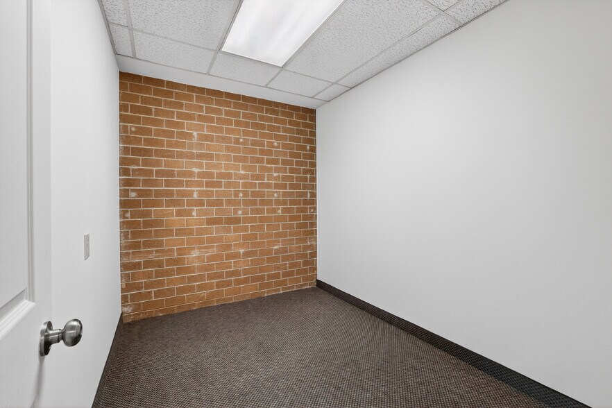 More Photos Of 441 Wadsworth Blvd, Lakewood Medical For Lease