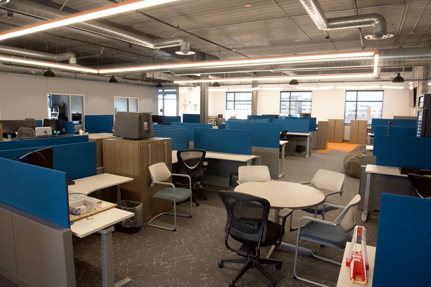 More Photos Of 3285 47th St S, Fargo Office For Sale