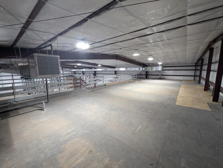 More Photos Of 450 Old Dixie Hwy, Vero Beach Industrial For Lease