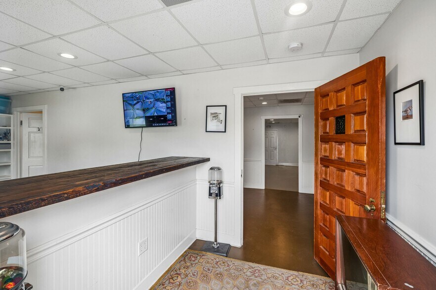More Photos Of 1719 Signal Point Rd, Charleston Self Storage For Sale