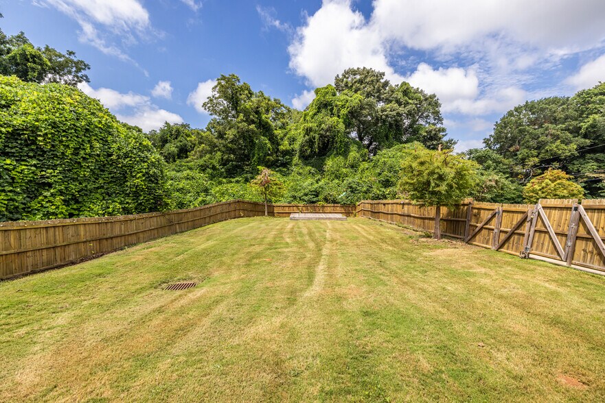 More Photos Of 1651 Pryor Rd SW, Atlanta Loft Creative Space For Sale