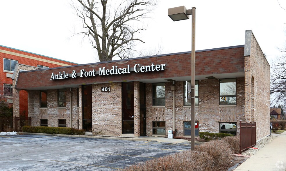 More Photos Of 401 N York St, Elmhurst Medical For Sale