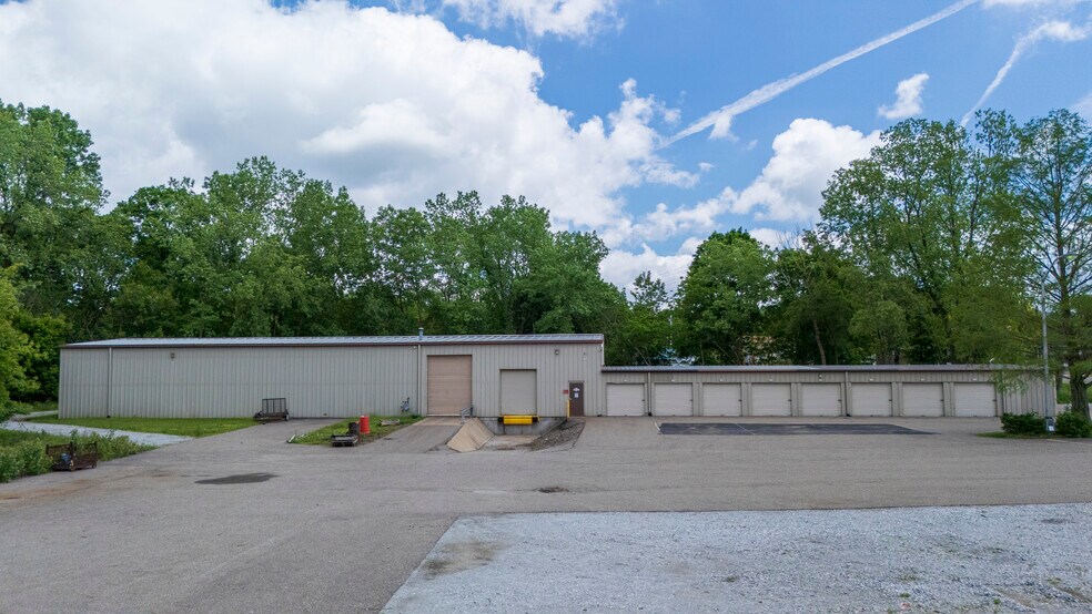 More Photos Of 4155-4165 NE Martindale Rd, Canton Warehouse For Sale