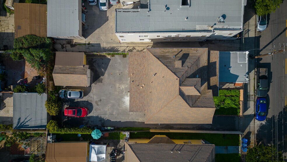 More Photos Of 1820 W 11th St, Los Angeles Apartments For Sale