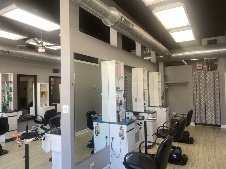 More Photos Of 719-723 South Blvd, Oak Park Medical For Lease