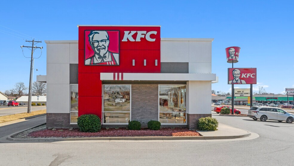 Primary Photo Of 1404 W Deyoung St, Marion Fast Food For Sale
