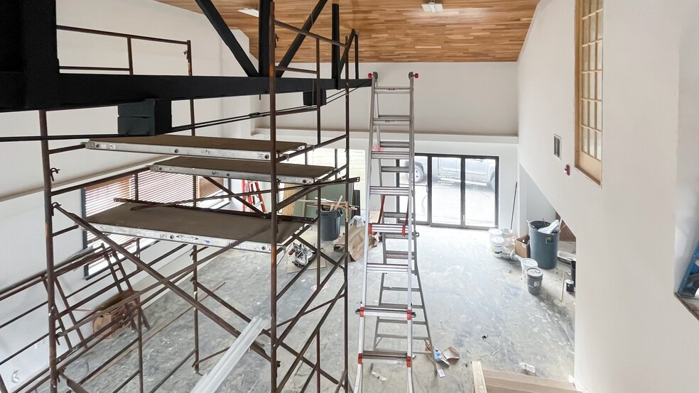 More Photos Of 554 Main St, Oakville Storefront Retail Office For Lease