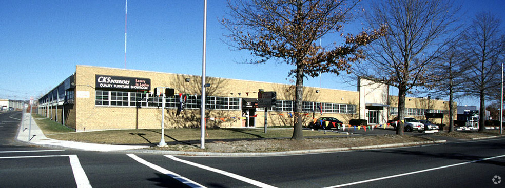 Primary Photo Of 4000 Mystic Valley Pky, Medford Warehouse For Lease