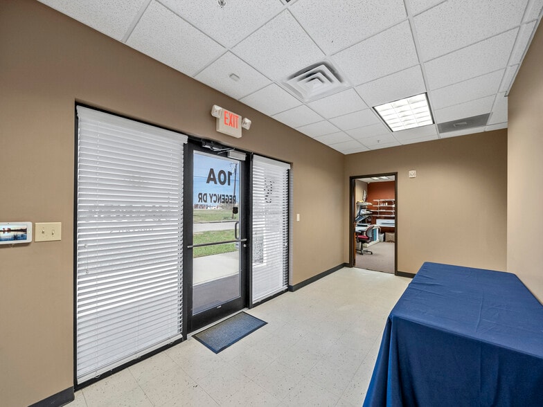 More Photos Of 10 Regency Dr, Wylie Light Distribution For Lease