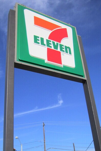 More Photos Of 4311 Maple Ave, Dallas Freestanding For Sale