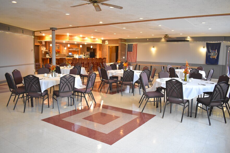More Photos Of 24 S First St, Fulton Restaurant For Sale