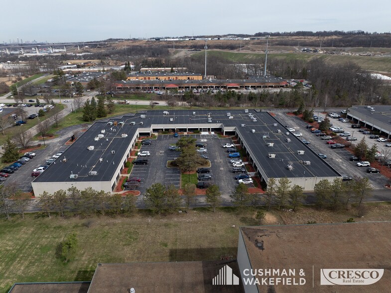 More Photos Of 9700 Rockside Rd, Valley View Unknown For Lease