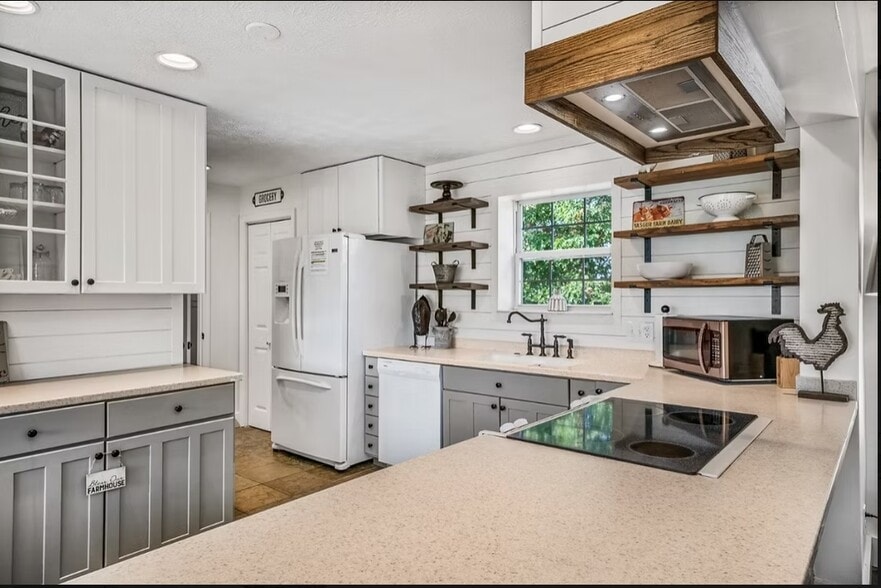 More Photos Of 1249 Gulf Rd, Spencer Golf Course Driving Range For Sale