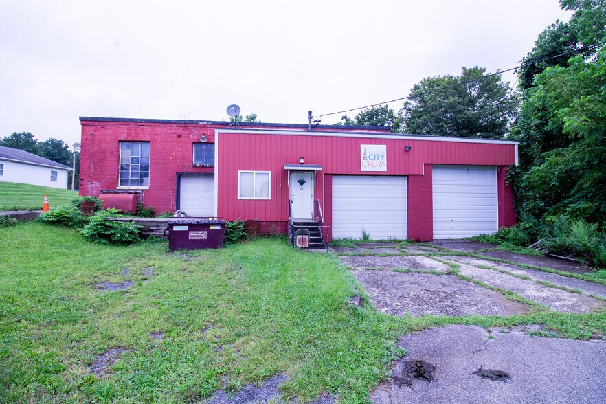 More Photos Of 22 Creamery Rd, Johnson Warehouse For Sale