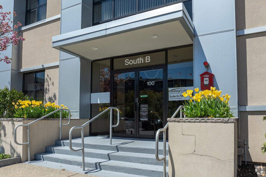 More Photos Of 100 Tradecenter Dr, Woburn Medical For Lease
