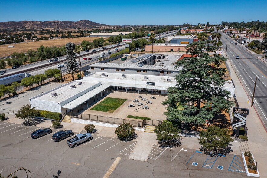 More Photos Of 1170 W Ramsey St, Banning Freestanding For Lease