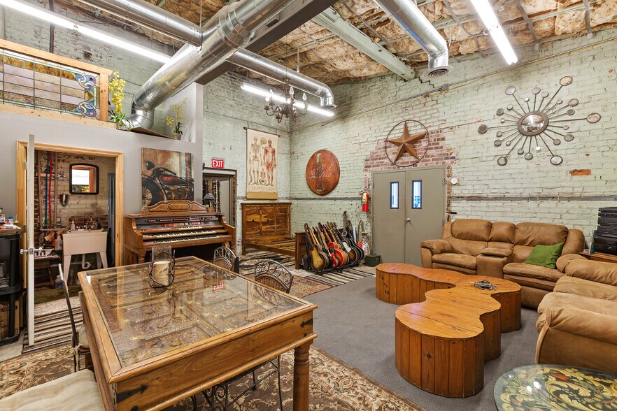 More Photos Of 2200 Glass St, Chattanooga Storefront Retail Residential For Sale