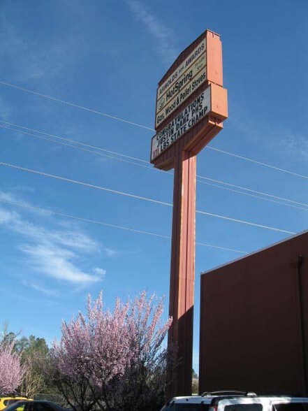 More Photos Of 3971 Durock Rd, Shingle Springs Showroom For Lease