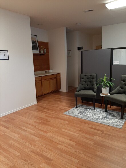 More Photos Of 1900 Belmont Loop, Woodland Storefront Retail Office For Lease