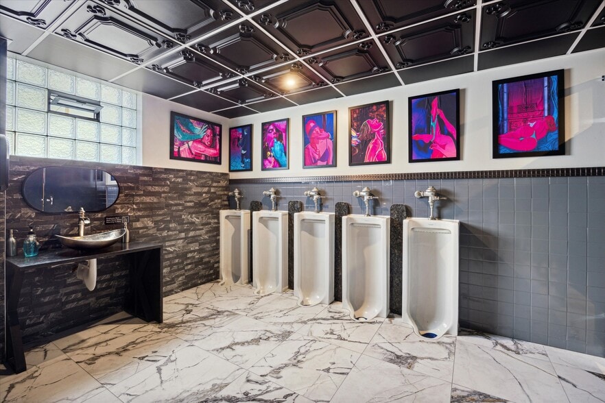 More Photos Of 2154 Bridge St, Philadelphia General Retail For Sale
