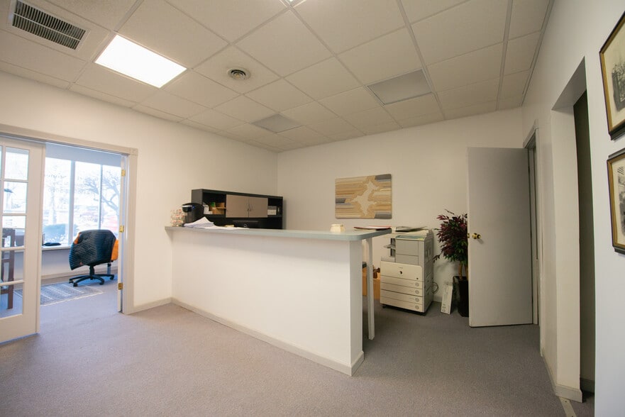 More Photos Of 6 Morgan, Valparaiso Office For Lease