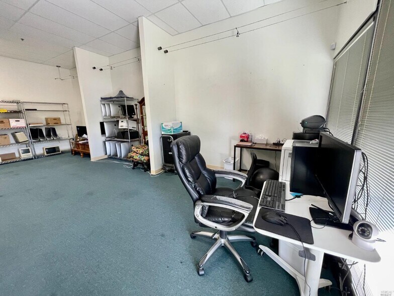 More Photos Of 1130 Industrial Ave, Petaluma Light Manufacturing For Sale