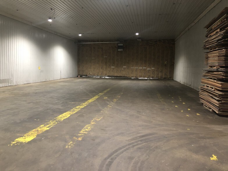 More Photos Of 1234 N Center Rd, Burton Warehouse For Lease
