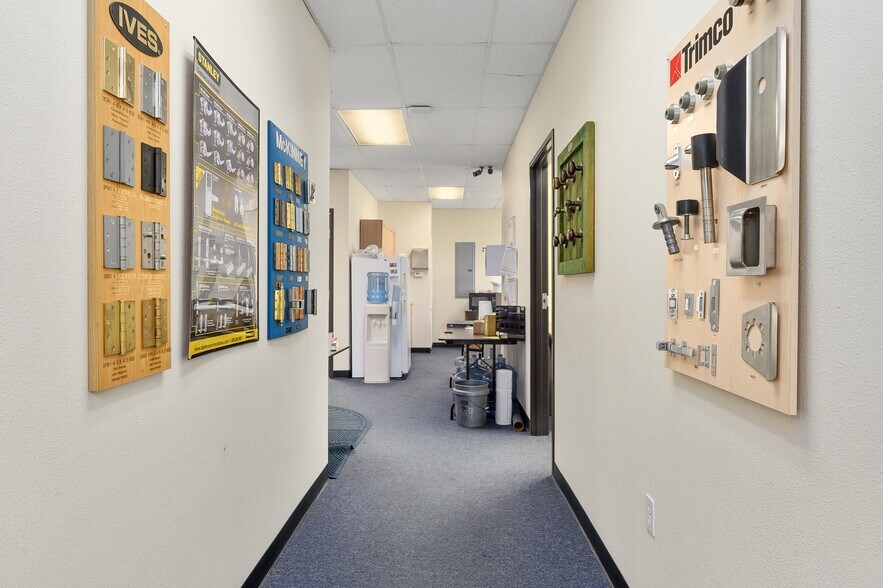 More Photos Of 165 Tecon Cv, Buda Warehouse For Lease